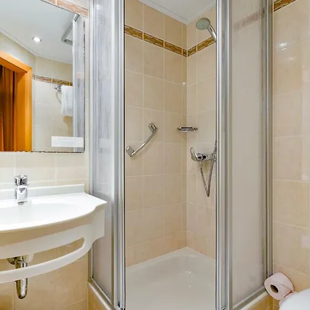 Rembrandt Hotel 2*